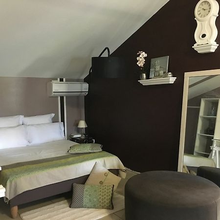 House With 5 Rooms In Etang Sale, With Wonderful Mountain View, Enclos ภายนอก รูปภาพ