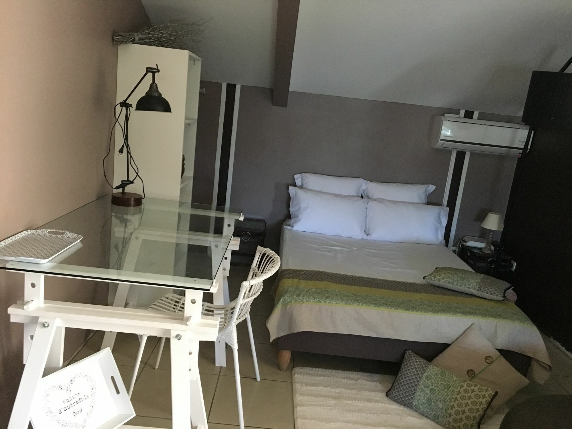 House With 5 Rooms In Etang Sale, With Wonderful Mountain View, Enclos ภายนอก รูปภาพ